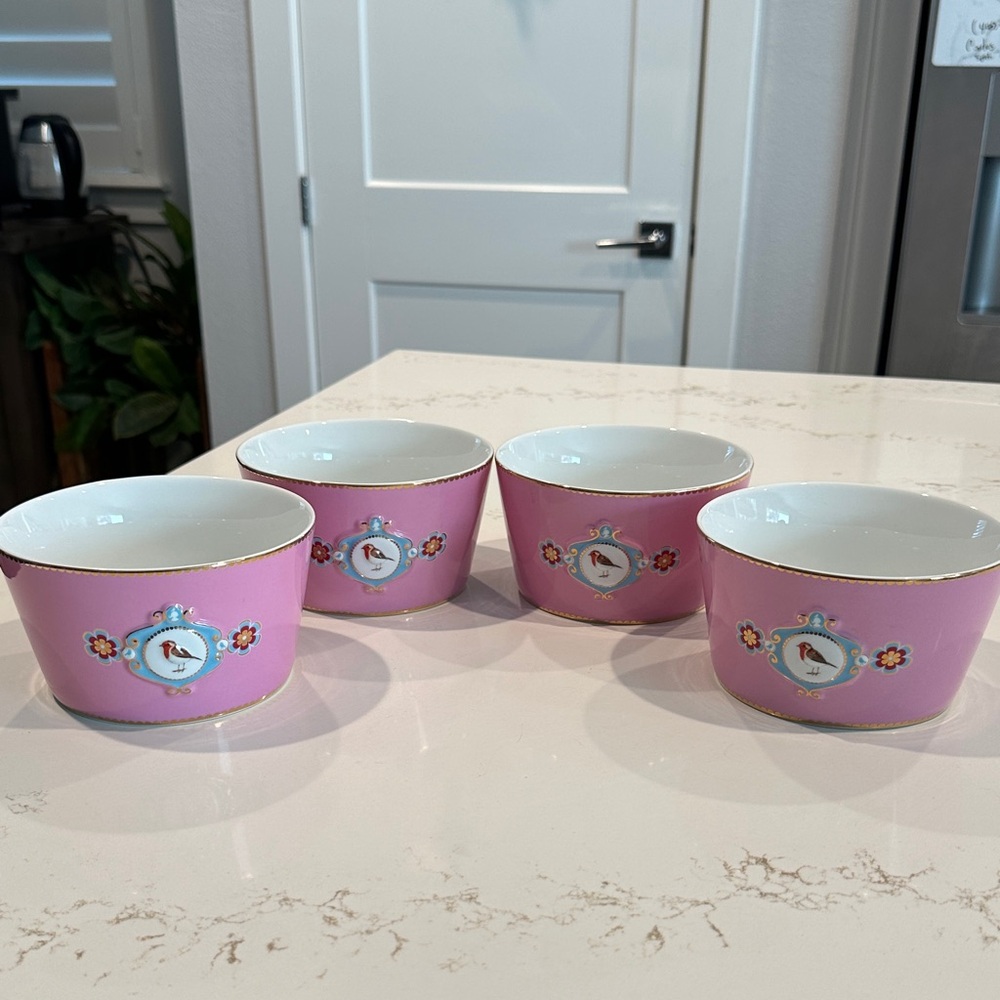 Set of Four (4) Porcelain Pip Studio Love Birds Pink Bowls